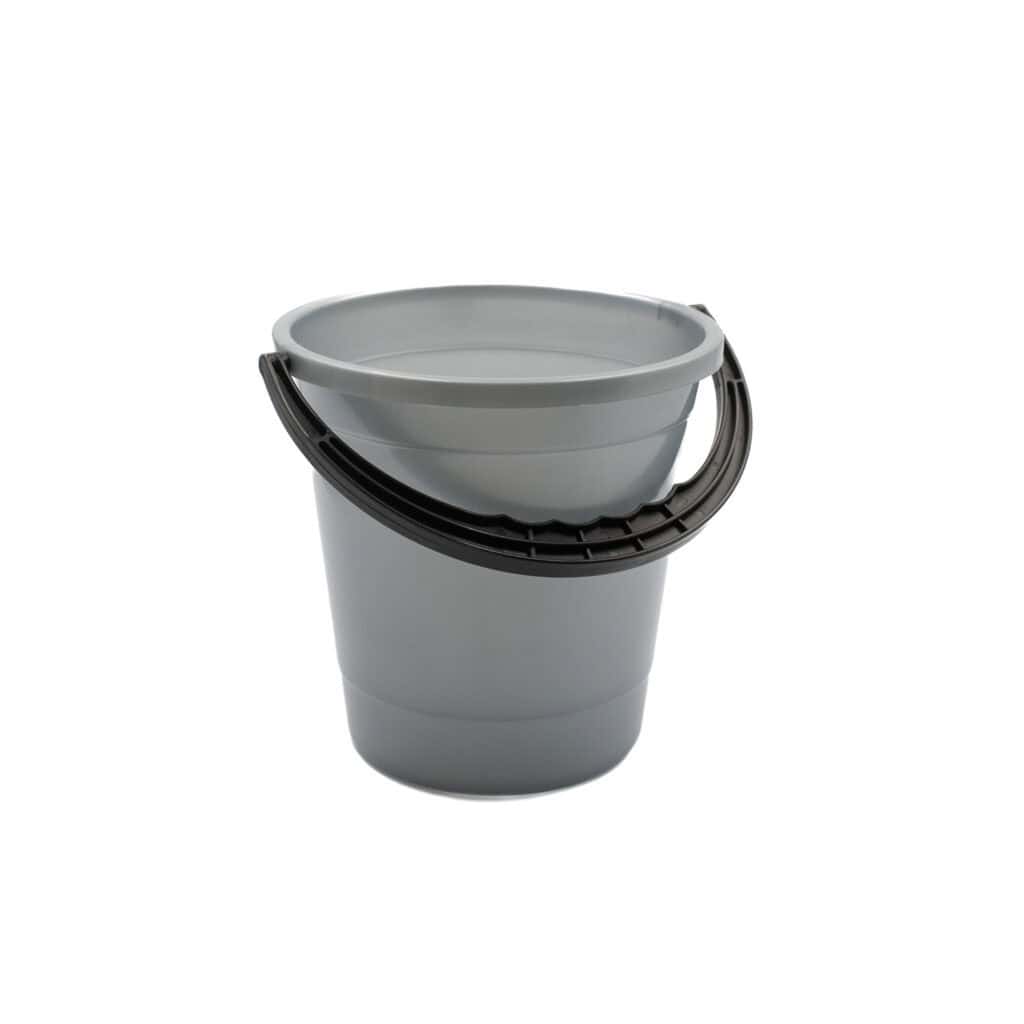 A plastic bucket with a capacity of 10 litres for household and garden work, made from durable material that ensures a long service life.
