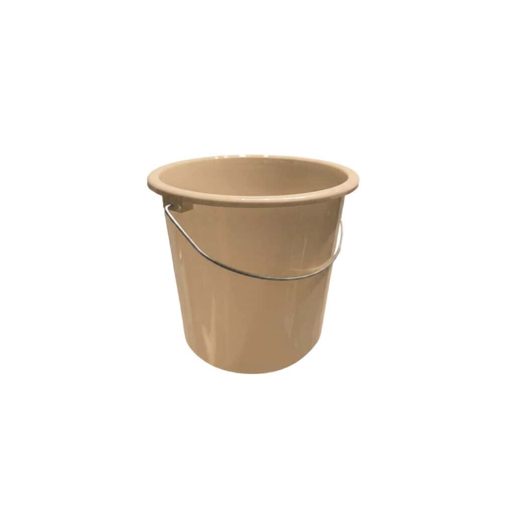 A 5-litre plastic bucket for household and garden work — light and hard-wearing, with a metal handle for comfortable use.